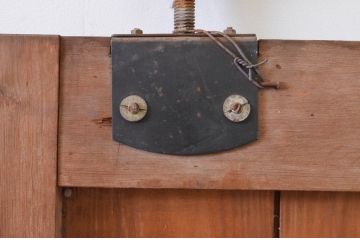アンティーク建具　ヒノキ材　味わい深い風合いの立派な吊り戸2枚セット(板戸、玄関戸、引き戸、木製扉、蔵戸)(R-071110)