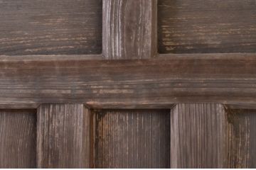 アンティーク建具　ヒノキ材　古いお寺の桟唐戸2枚セット(蔵戸、玄関戸、両開きドア、木製扉、門扉)(R-071111)