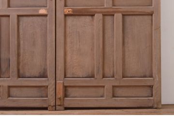 アンティーク建具　ヒノキ材　古いお寺の桟唐戸2枚セット(蔵戸、玄関戸、両開きドア、木製扉、門扉)(R-071111)