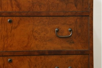 和製アンティーク　最高級!!　指物工芸家具　漆塗り　総楠(クス)材　前面玉杢　黒柿縁がアクセントの衣装箪笥　(R-071130)
