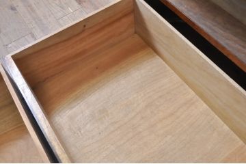 和製アンティーク　最高級!!　指物工芸家具　漆塗り　総楠(クス)材　前面玉杢　内部楠材　黒柿縁がアクセントの時代箪笥(チェスト、和タンス、着物箪笥、衣装箪笥、収納箪笥)(R-071130)