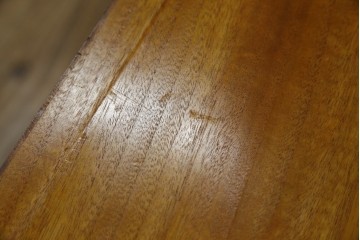 和製アンティーク　最高級!!　指物工芸家具　漆塗り　総楠(クス)材　前面玉杢　内部楠材　黒柿縁がアクセントの時代箪笥　(R-071131)