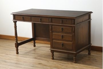 中古　三越家具　カントリーハウス　希少な絶版品ブルージュ　挽き物加工や引手のデザインがおしゃれ!クラシカルな雰囲気を高めるデスク(片袖机、ワークデスク、平机、在宅用、在宅ワーク)(R-071136)