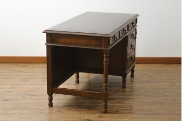 中古　三越家具　カントリーハウス　希少な絶版品ブルージュ　挽き物加工や引手のデザインがおしゃれ!クラシカルな雰囲気を高めるデスク(片袖机、ワークデスク、平机、在宅用、在宅ワーク)(R-071136)