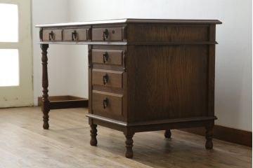 中古　三越家具　カントリーハウス　希少な絶版品ブルージュ　挽き物加工や引手のデザインがおしゃれ!クラシカルな雰囲気を高めるデスク(片袖机、ワークデスク、平机、在宅用、在宅ワーク)(R-071136)