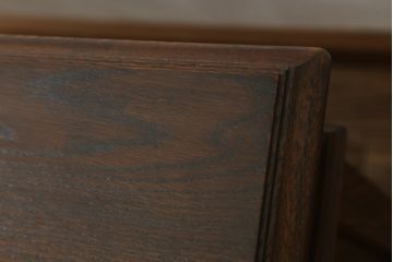 中古　三越家具　カントリーハウス　希少な絶版品ブルージュ　挽き物加工や引手のデザインがおしゃれ!クラシカルな雰囲気を高めるデスク(片袖机、ワークデスク、平机、在宅用、在宅ワーク)(R-071136)