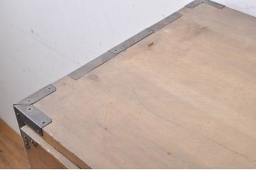 和製アンティーク　前面桐材　立派な金具が目を惹く二段重ね二本松箪笥(重ね箪笥、収納タンス、衣装箪笥、和たんす、時代箪笥、引き出し)(R-071141)