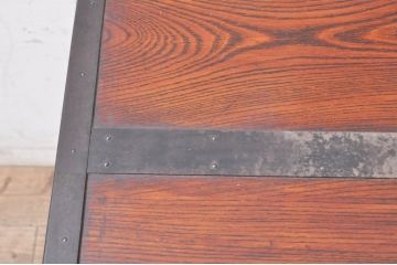 和製ビンテージ　高級工芸品　総欅(ケヤキ)材　鉄帯回し　重厚な和の雰囲気漂う佐渡船箪笥(舟箪笥、帳箱、銭箱、時代箪笥、小物収納、小引き出し、ヴィンテージ)(定価約180万円)(R-071167)