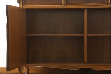中古　美品　イタリア高級家具　メデア(Medea)　エレガントなデザインが美しい大振りなサイドボード(サイドキャビネット、リビングボード、収納棚、戸棚)(R-071176)