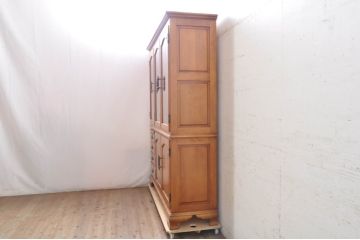 中古　美品　横浜クラシック家具　ダニエル(daniel)　クラシカルな雰囲気のお部屋づくりにおすすめなキャビネット(食器棚、収納棚、戸棚、カップボード)(R-071177)