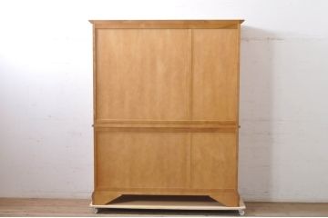 中古　美品　横浜クラシック家具　ダニエル(daniel)　クラシカルな雰囲気のお部屋づくりにおすすめなキャビネット(食器棚、収納棚、戸棚、カップボード)(R-071177)