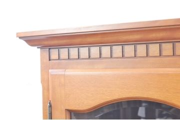 中古　美品　横浜クラシック家具　ダニエル(daniel)　クラシカルな雰囲気のお部屋づくりにおすすめなキャビネット(食器棚、収納棚、戸棚、カップボード)(R-071177)