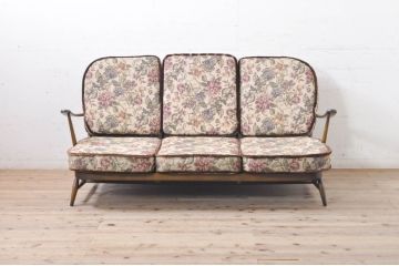 イギリスビンテージ　美品　ERCOL(アーコール)　落ち着いた色味の花柄ファブリックが上品な3人掛けソファ(アームソファ、3Pソファ、三人掛け、英国、北欧、ヴィンテージ)(R-071184)