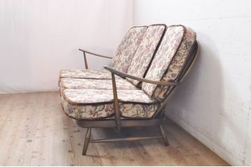 イギリスビンテージ　美品　ERCOL(アーコール)　落ち着いた色味の花柄ファブリックが上品な3人掛けソファ(アームソファ、3Pソファ、三人掛け、英国、北欧、ヴィンテージ)(R-071184)
