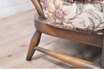 イギリスビンテージ　美品　ERCOL(アーコール)　落ち着いた色味の花柄ファブリックが上品な3人掛けソファ(アームソファ、3Pソファ、三人掛け、英国、北欧、ヴィンテージ)(R-071184)