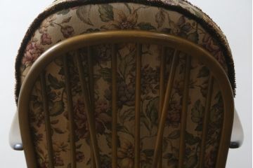 イギリスビンテージ　美品　ERCOL(アーコール)　落ち着いた色味の花柄ファブリックが上品な1人掛けソファ(ラウンジチェア、アームチェア、椅子、1シーターソファ、英国、北欧、ヴィンテージ)(R-071185)
