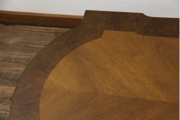 中古　DREXEL HERITAGE(ドレクセルヘリテイジ)　FRANCESCA(フランチェスカ)シリーズ　重厚でクラシカルなデザインのローテーブル(カクテルテーブル、センターテーブル、リビングテーブル)(定価約56万円)(R-071186)