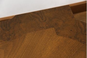 中古　DREXEL HERITAGE(ドレクセルヘリテイジ)　FRANCESCA(フランチェスカ)シリーズ　重厚でクラシカルなデザインのローテーブル(カクテルテーブル、センターテーブル、リビングテーブル)(定価約56万円)(R-071186)