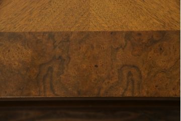 中古　DREXEL HERITAGE(ドレクセルヘリテイジ)　FRANCESCA(フランチェスカ)シリーズ　重厚でクラシカルなデザインのローテーブル(カクテルテーブル、センターテーブル、リビングテーブル)(定価約56万円)(R-071186)