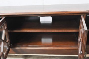 中古　アメリカ高級輸入家具　IDC大塚家具取り扱い　Scarborough House(スカボローファインファニチャー)　マホガニー材のテレビ台(テレビボード、ローボード、リビングボード)(定価約94万円)(R-071194)
