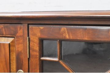 中古　アメリカ高級輸入家具　IDC大塚家具取り扱い　Scarborough House(スカボローファインファニチャー)　マホガニー材のテレビ台(テレビボード、ローボード、リビングボード)(定価約94万円)(R-071194)