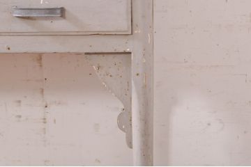 和製アンティーク　ペイント仕上げ限定　昭和中期　シャビーシックな雰囲気が魅力のケビントガラスケース(ショーケース、飾り棚、陳列棚、収納棚、戸棚、デンタルケース、デンタルキャビネット)(R-071198)