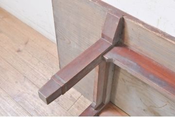 和製アンティーク　天板一枚板　素朴な風合いのローテーブル(裁ち板、作業台、座卓、飾り台、陳列台)(R-071206)
