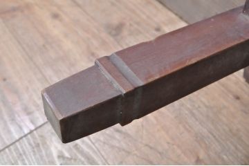 和製アンティーク　天板一枚板　素朴な風合いのローテーブル(裁ち板、作業台、座卓、飾り台、陳列台)(R-071206)
