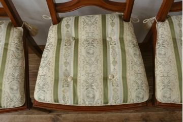 中古　美品　サァラ麻布　笠木の彫りやラタン編みの座面など凝ったデザインが魅力的なダイニングチェア4脚セット(椅子、バラ売り可能)(4脚定価 約80万円)(R-071211)