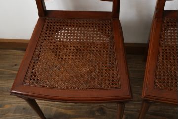 中古　美品　サァラ麻布　笠木の彫りやラタン編みの座面など凝ったデザインが魅力的なダイニングチェア4脚セット(椅子、バラ売り可能)(4脚定価 約80万円)(R-071211)