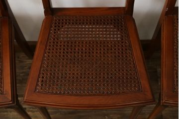 中古　美品　サァラ麻布　笠木の彫りやラタン編みの座面など凝ったデザインが魅力的なダイニングチェア4脚セット(椅子、バラ売り可能)(4脚定価 約80万円)(R-071211)