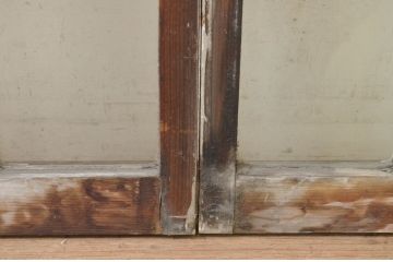 アンティーク建具　ペイント仕上げ限定　レトロな空間作りにおすすめなマス目(升目)格子のペイントガラス窓4枚セット(引き戸、ガラス戸)(R-071231)