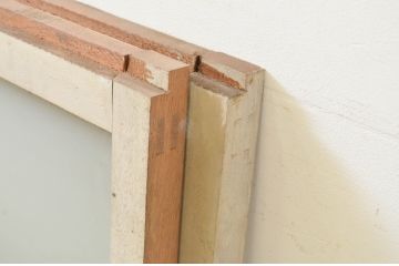 アンティーク建具　ペイント仕上げ限定　インテリアに取り入れやすいシンプルなデザインのペイントガラス窓2枚セット(引き戸、ガラス戸)(R-071234)