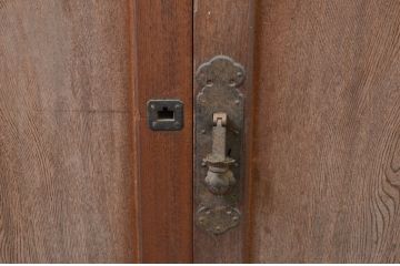 アンティーク建具　総欅(ケヤキ)材　美しい杢目が魅力の板戸窓2枚セット(引き戸)(R-071235)