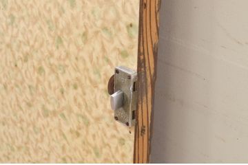 アンティーク建具　杉材　昭和レトロな雰囲気漂う飾り付き引き戸1枚(板戸、ガラス戸、格子戸)(R-071239)