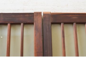 アンティーク建具　腰板栗材　風情のある佇まいが魅力的な格子入りガラス戸2枚セット(引き戸、格子戸、ガラス帯戸)(R-071241)