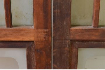 アンティーク建具　腰板栗材　風情のある佇まいが魅力的な格子入りガラス戸2枚セット(引き戸、格子戸、ガラス帯戸)(R-071241)