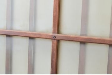 アンティーク建具　腰板栗材　風情のある佇まいが魅力的な格子入りガラス戸2枚セット(引き戸、格子戸、ガラス帯戸)(R-071241)