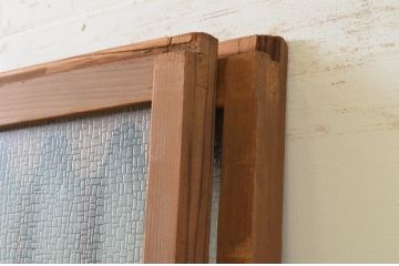 アンティーク建具　杉材　柾目の美しい格子飾り付き幅狭引き戸2枚セット(板戸、ガラス戸、格子戸)(R-071242)