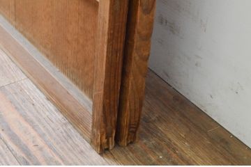 アンティーク建具　杉材　柾目の美しい格子飾り付き幅狭引き戸2枚セット(板戸、ガラス戸、格子戸)(R-071242)