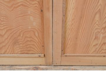 アンティーク建具　数寄屋で使われていた古い木味の竹飾り付き板戸2枚セット(引き戸、窓)(R-071258)