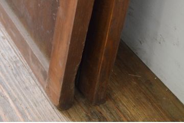 アンティーク建具　杉(スギ)材　どこか懐かしい雰囲気漂う板戸窓2枚セット(引き戸)(R-071261)