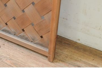 アンティーク建具　編み目が素敵な古い茶室の網代扉1枚(ドア、引き戸、くぐり戸、潜戸、潜り戸、編み戸)(R-071264)