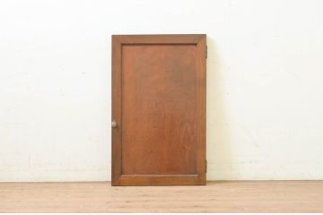 アンティーク建具　総欅(ケヤキ)材　古い木味が趣を醸し出す小扉(ドア)1枚(木製扉、くぐり戸、潜戸、潜り戸)(R-071271)
