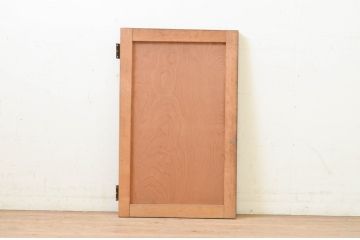 アンティーク建具　総欅(ケヤキ)材　古い木味が趣を醸し出す小扉(ドア)1枚(木製扉、くぐり戸、潜戸、潜り戸)(R-071271)