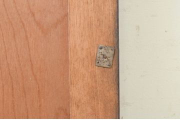 アンティーク建具　総欅(ケヤキ)材　古い木味が趣を醸し出す小扉(ドア)1枚(木製扉、くぐり戸、潜戸、潜り戸)(R-071271)