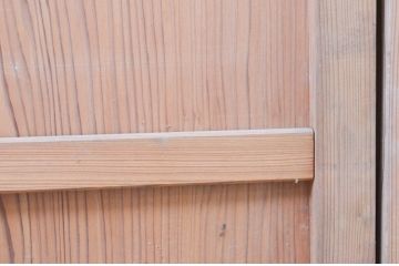 アンティーク建具　杉(スギ)材　1枚板　落ち着いた和の空間を演出する板戸窓2枚セット(引き戸)(R-071274)
