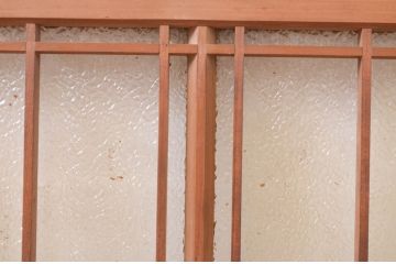 アンティーク建具　趣のある和の空間を演出する格子入り横長ガラス窓2枚セット(明かり取り、明り取り、ガラス欄間、ガラス戸)(R-071277)