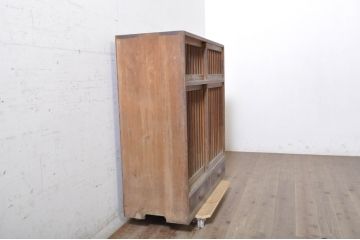 和製アンティーク　モダンな空間づくりにおすすめ!　縦桟入り収納棚(サイドキャビネット、戸棚、食器棚、引き出し)(R-071286)