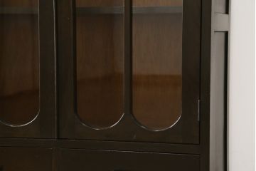 和製アンティーク　シンプルなデザインが使いやすいレトロな本箱(ブックケース、収納棚、戸棚、食器棚、カップボード、飾り棚、キャビネット)(R-071290)